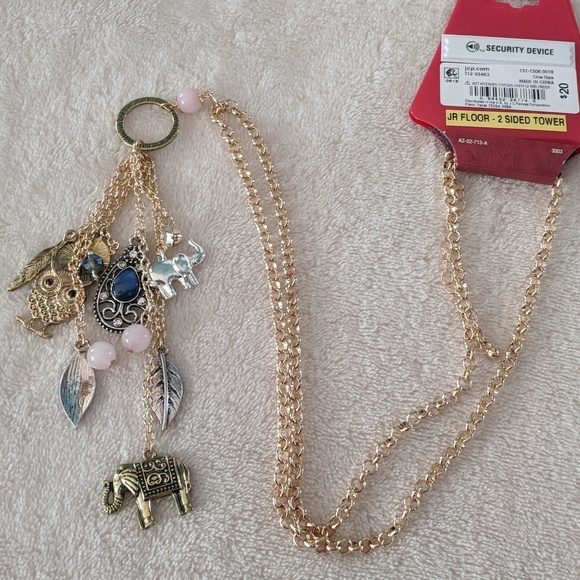 ♦️B2G1FREE♦️Necklace w/charms🦉,leaf,🐘, feather - Picture 3 of 3